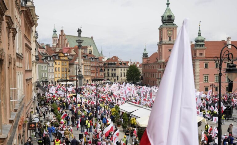 Polscy rolnicy maszerują w Warszawie przeciwko polityce klimatycznej UE – prounijny lider kraju