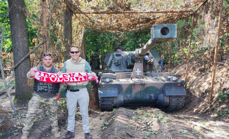 Polski ochotnik przywiózł koła ukraińskim żołnierzom