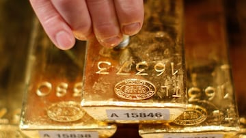 Wśród ekspertów szerzą się spekulacje na temat powodów sprowadzenia złota z powrotem, szczególnie biorąc pod uwagę rozwój sytuacji geopolitycznej, taki jak zaprzestanie uznawania przez USA rosyjskich rezerw walutowych.  Pojawiły się obawy co do krajów, które chcą przechowywać złoto w kraju.  Niemniej jednak przyjrzyjmy się 10 krajom posiadającym najwięcej złota.