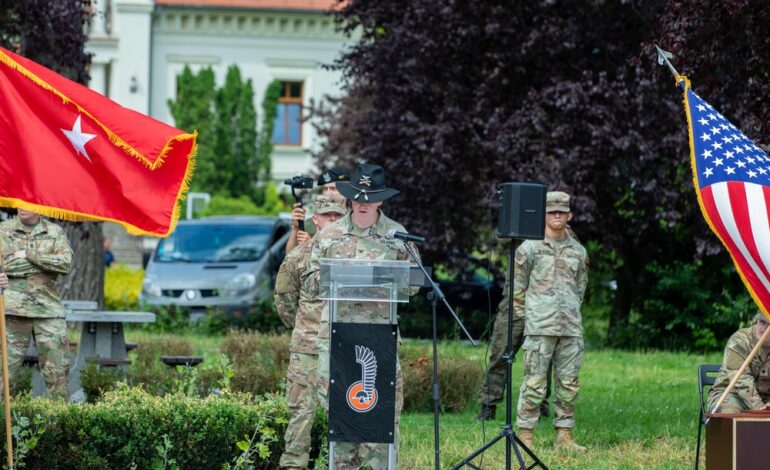 DVIDS – Aktualności – Brygada Ironhorse przejmuje dowodzenie nad Brygadą Spartańską w Żaganiu w Polsce