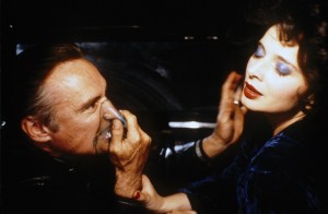 BLUE VELVET, Dennis Hopper, Isabella Rossellini, 1986. (c) Grupa De Laurentis/Dzięki uprzejmości: Everett Collection.