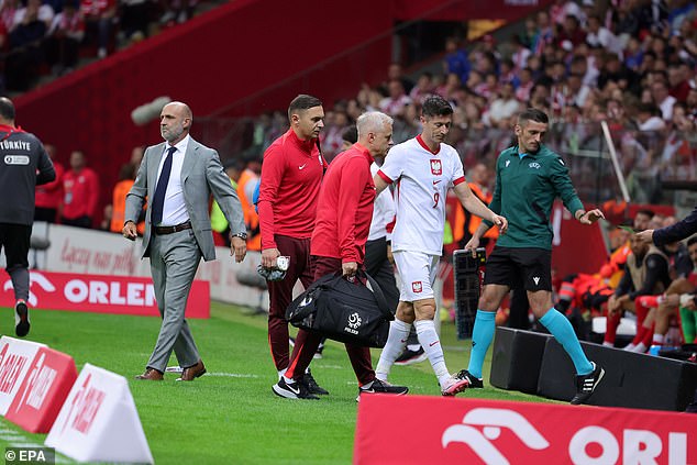 Kapitan Polski został usunięty z gry w 33 minucie zwycięstwa nad Turcją 2:1