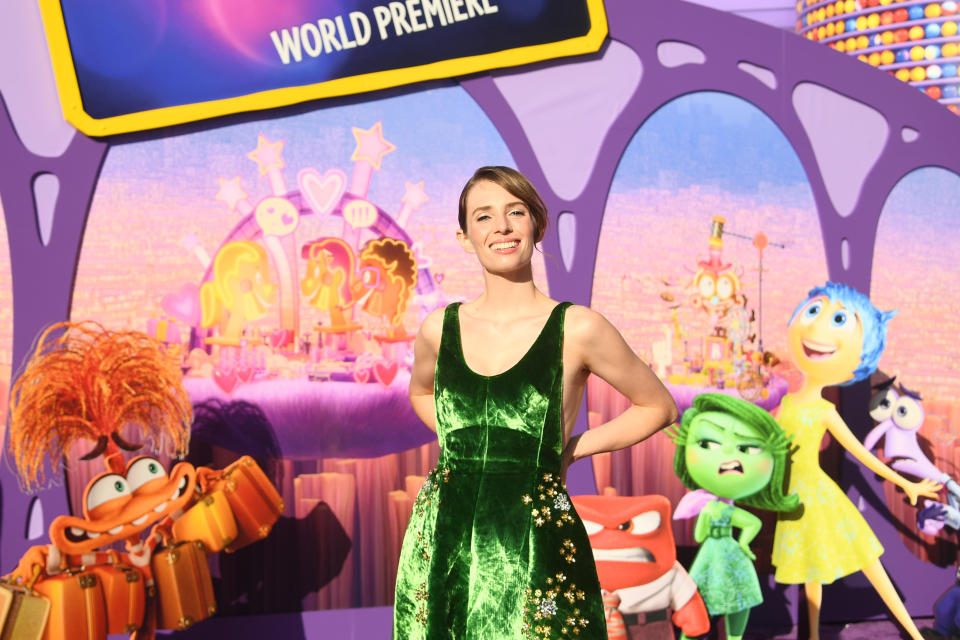 Los Angeles, Kalifornia - 10 czerwca: Maya Hawke uczestniczy w światowej premierze filmu Disneya i Pixara 