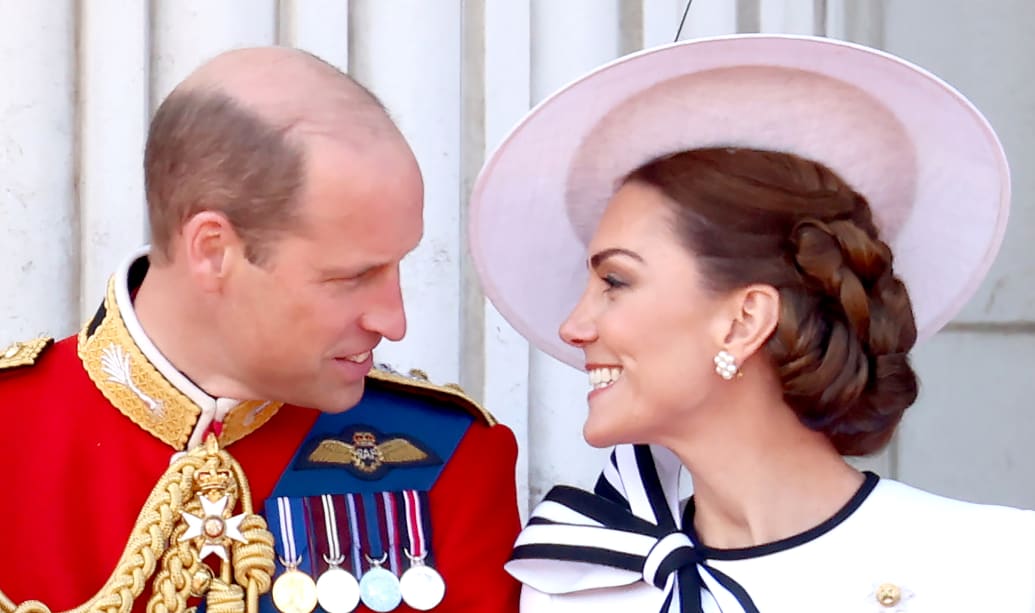Książę William, książę Walii i Katarzyna, księżna Walii na balkonie podczas Trooping the Colour w pałacu Buckingham, 15 czerwca 2024 r. w Londynie, Anglia.