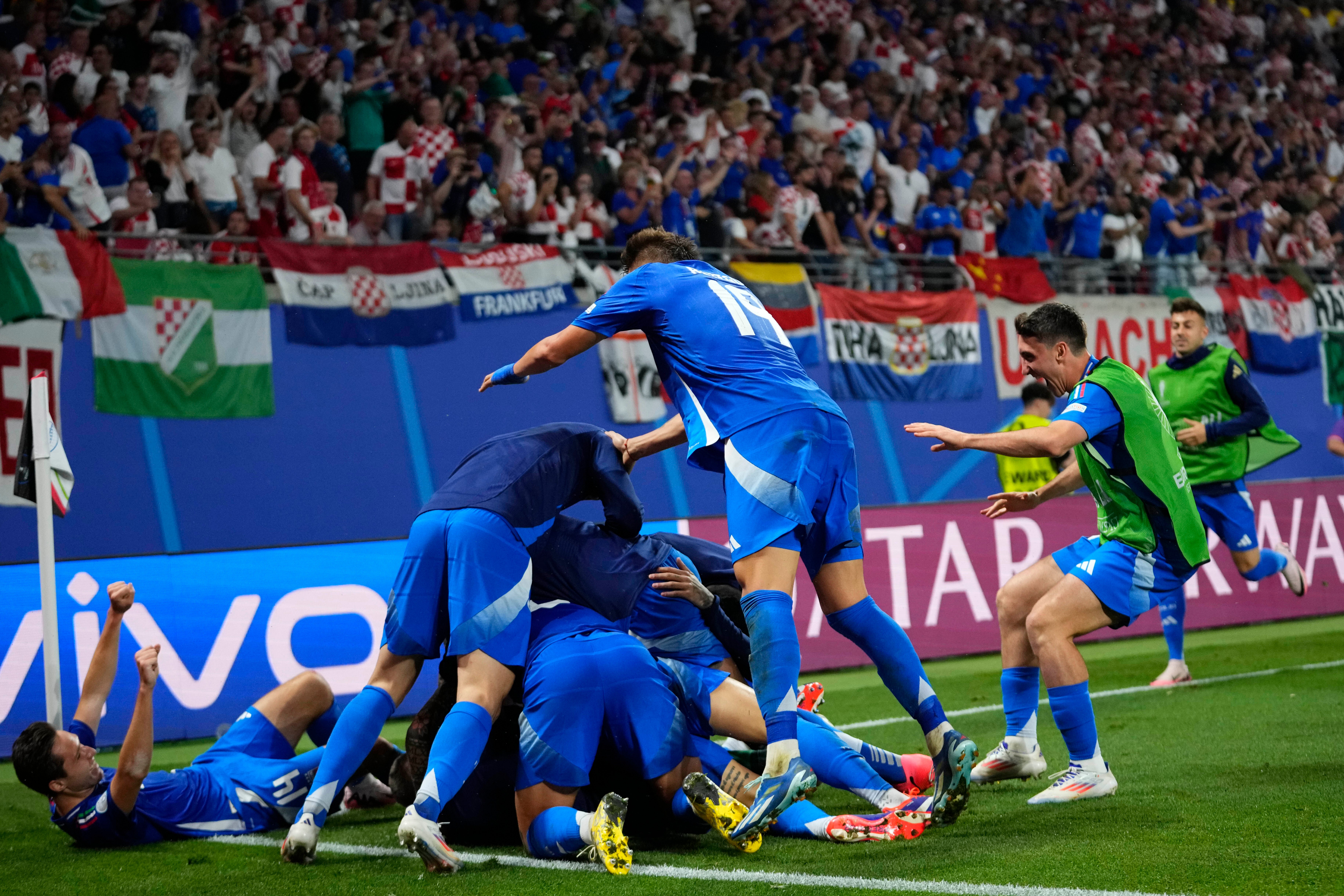 Włochy pokonały Chorwację ostatnim kopnięciem meczu