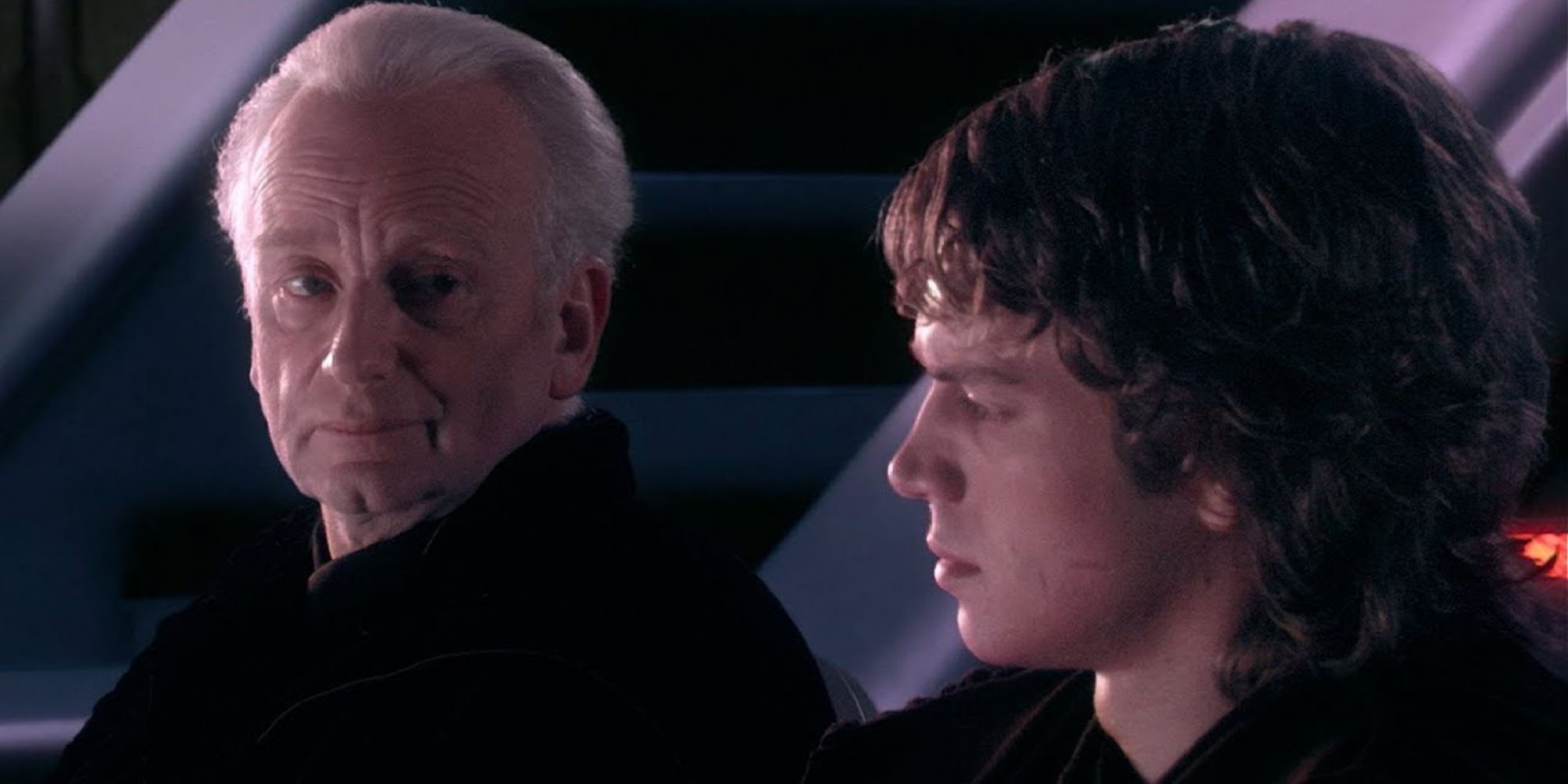 Palpatine rozmawiający z Anakinem w operze w Gwiezdnych Wojnach - Zemsta Sithów - 2005