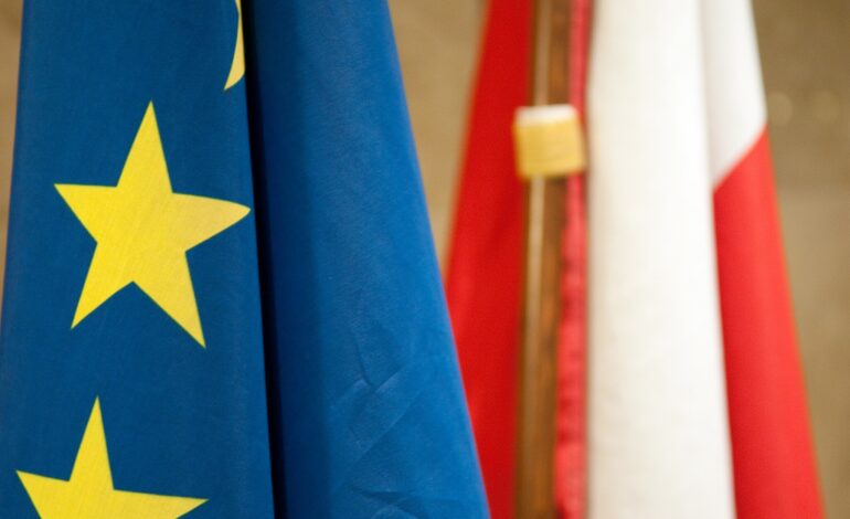 Polska odnotowuje największy roczny spadek przychylnych ocen UE