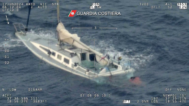 Szukaj dziesiątek osób, które prawdopodobnie zaginęły po śmiertelnych wrakach statków z migrantami u wybrzeży Włoch