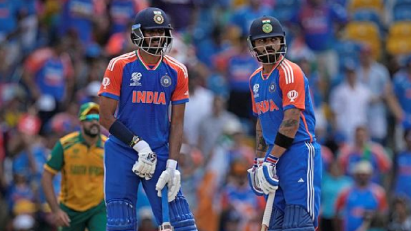 Pod wodzą Virata Kohliego i Axara Patela Indie zanotowały najwyższy wynik w finale Mistrzostw Świata T20. (PTI)