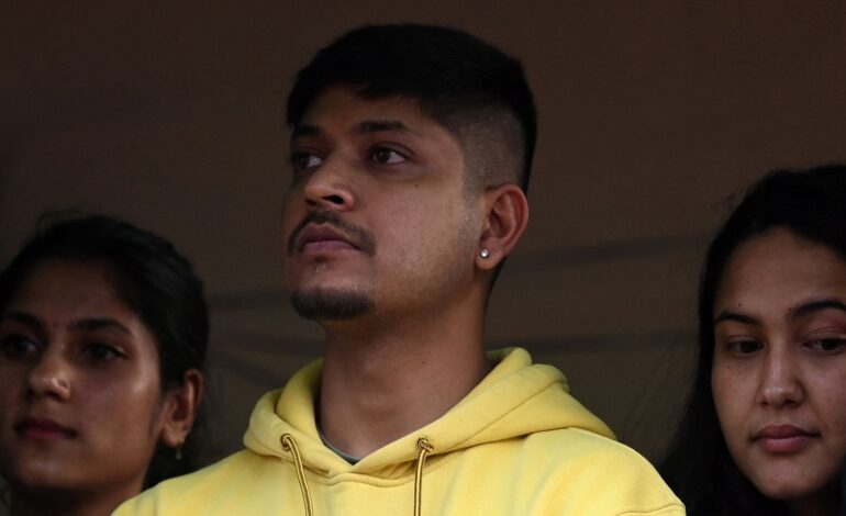 Sandeepowi Lamichane’owi po raz drugi odmówiono wizy do USA pomimo interwencji Nepalskiego Stowarzyszenia Krykieta, przez co opuścił T20WC