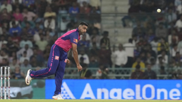 R. Ashwin z Rajasthan Royals podczas 44. meczu 17. sezonu Indian Premier League (IPL 2024) pomiędzy Lucknow Super Giants i Rajasthan Royals rozgrywanego na stadionie Bharat Ratna Shri Atal Bihari Vajpayee Ekana Cricket Stadium w Lucknow (Faheem Hussain/Sportzpics)