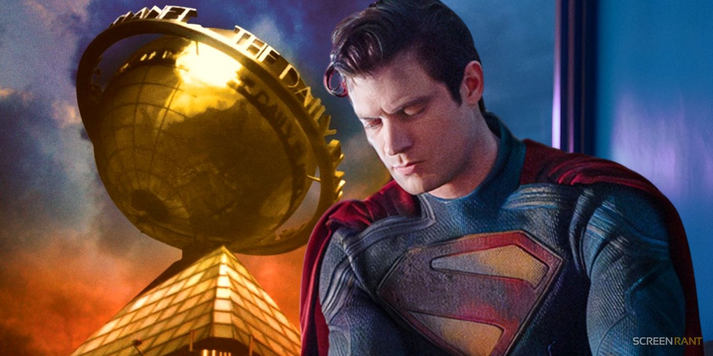 Wersja Smallville Daily Planet obok Supermana Davida Corensweta
