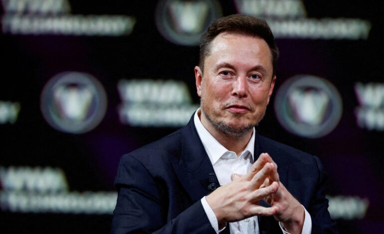 Akcje Tesli rosną po tym, jak Elon Musk stwierdził, że akcjonariusze poparli pakiet wynagrodzeń przed dorocznym zgromadzeniem