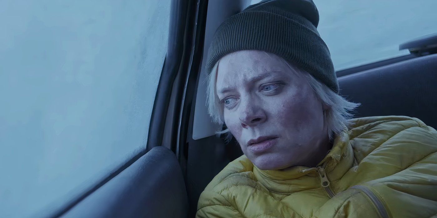 Nina Bergman jako Ana uwięziona w oblodzonym samochodzie w wędlinie
