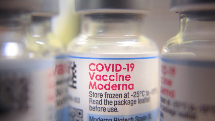 Fiolka szczepionki przeciwko Covid-19 firmy Moderna.