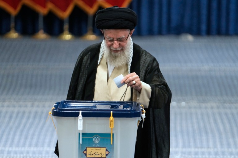 Irańczycy głosują w przedterminowych wyborach prezydenckich