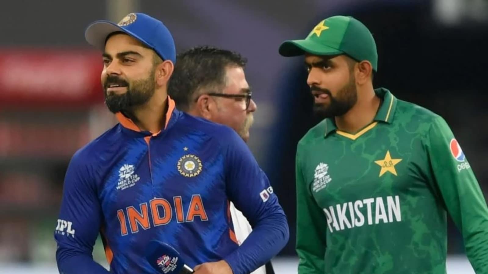 Babar Azam pośrednio wspomina pukanie Virata Kohli i uważa, że ​​Pakistan powinien był wygrać mecz z Indiami na PŚ: „Przyjęli to…”