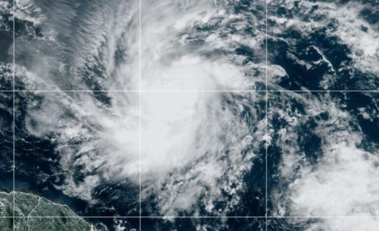 Beryl staje się huraganem pierwszej kategorii na Atlantyku, uderzając w Karaiby