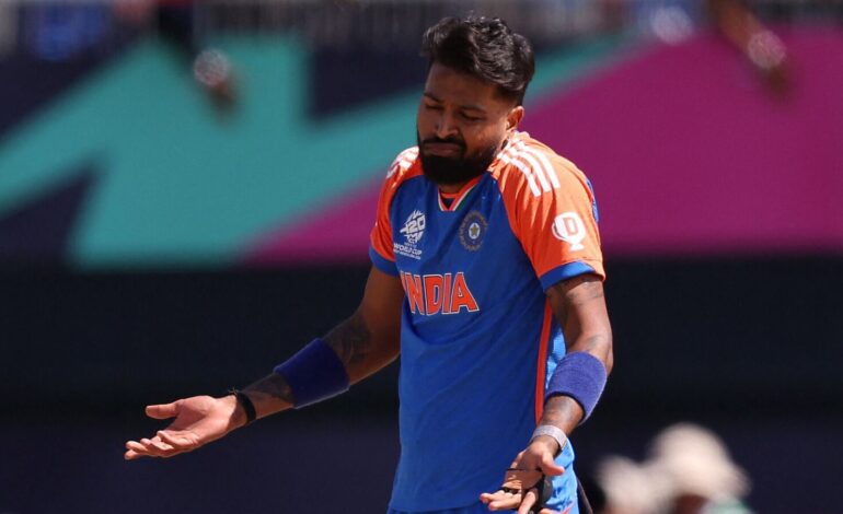 „Kung fu Pandya”: internauci reagują na gest Hardika Pandyi po zwolnieniu Shadaba Khana z zawodów Pucharu Świata ICC T20