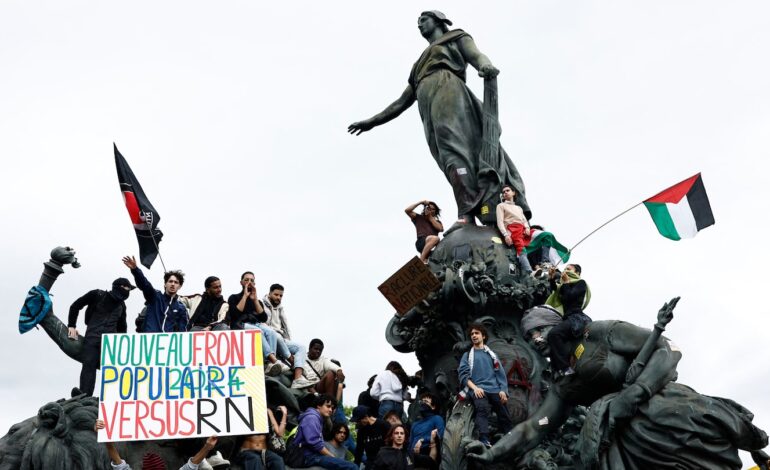 Francuscy protestujący potępiają zwycięstwa skrajnej prawicy w obliczu zbliżających się przedterminowych wyborów