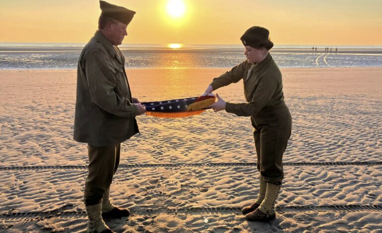 Słońce wschodzi nad plażami Normandii w 80. rocznicę D-Day