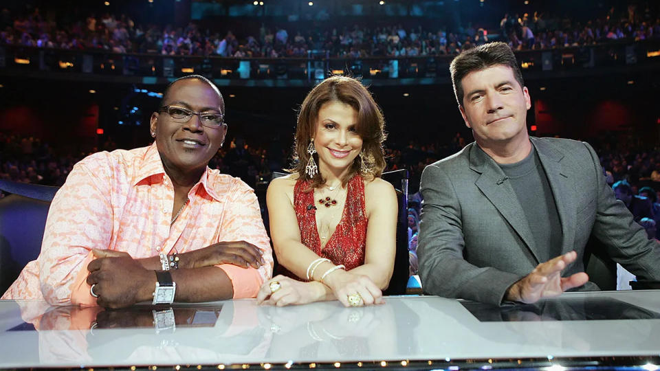 Randy Jackson, Paula Abdul i Simon Cowell przy stole jurorskim American Idol