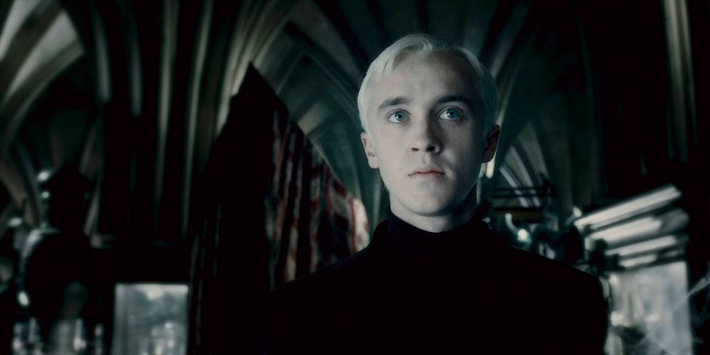 Draco Malfoy marszczy brwi w Harrym Potterze i Księciu Półkrwi