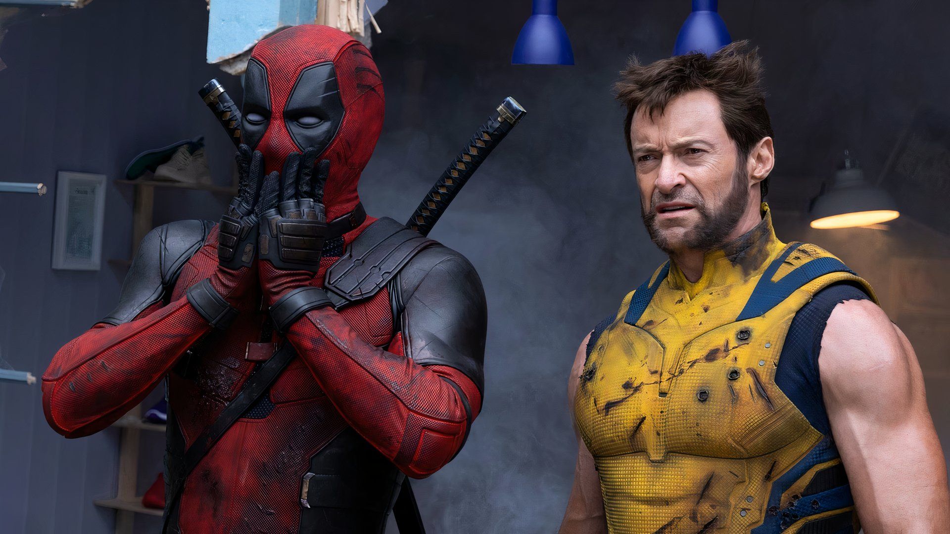 Deadpool jest zszokowany i staje u boku Wolverine'a.