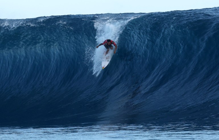 Surfing - World Surf League - Tahiti Pro - Teahupo'o, Tahiti, Polinezja Francuska - 30 maja 2024 Brazylijczyk Italo Ferreira w akcji podczas finału REUTERS/Thomas Bevilacqua