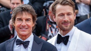 Tom Cruise i Glen Powell