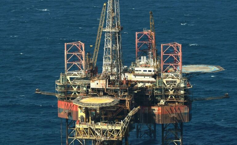 Cena akcji Oil India i ONGC wzrosła o 13%, osiągając 52-tygodniowy szczyt: Czy warto kupić, sprzedać czy zatrzymać akcje?