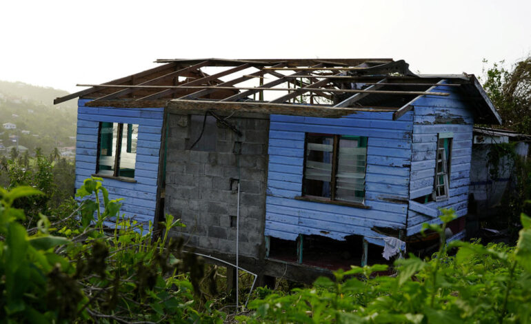 Huragan Beryl pozostawia po sobie zniszczenia „podobne do Armagedonu” na Grenadzie, „pole dewastacji” na wyspie Union, mówią przywódcy Karaibów