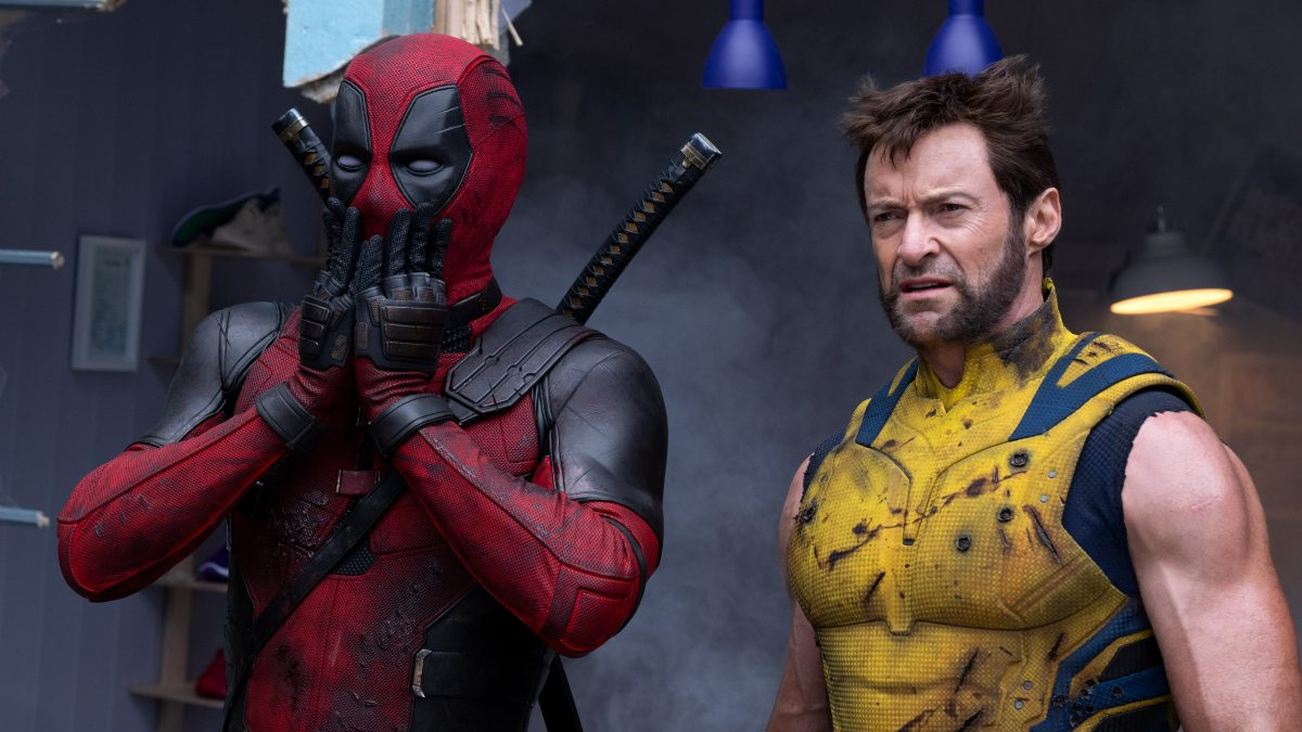 Deadpool z przerażoną twarzą i niezadowolony Wolverine