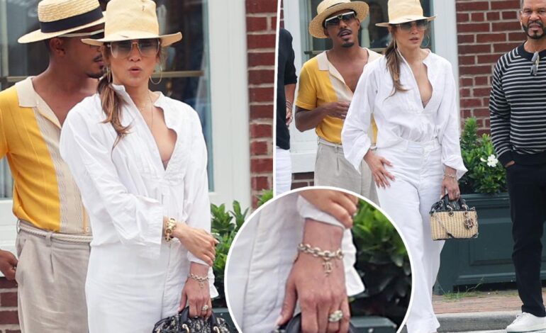 Jennifer Lopez nosi bransoletkę z inicjałami Bena Afflecka, gdy para spędza czas osobno w związku z plotkami o rozwodzie