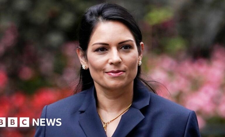 Priti Patel obiecuje, że doprowadzi konserwatystów do „dopasowania” do walki o przywództwo