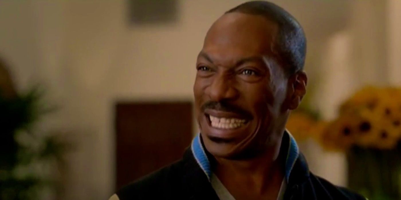 eddie murphy uśmiechnięty jako axel foley w pilocie beverly hills cop