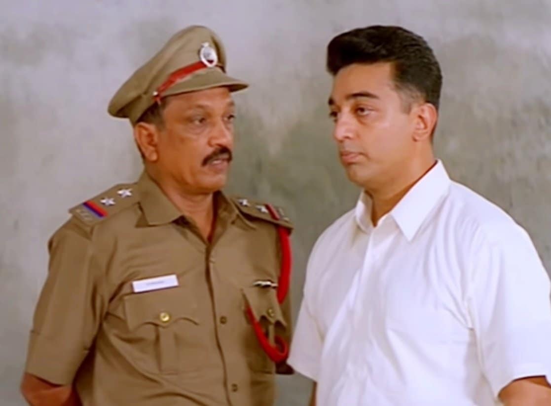 Kamal Haasan w kadrze z filmu Kuruthipunal (1995) (Zdjęcie: IMDb)