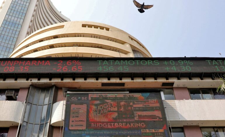 Aktualności na żywo z krachu na giełdzie: Sensex i Nifty spadają po podwyżce STT w przemówieniu budżetowym