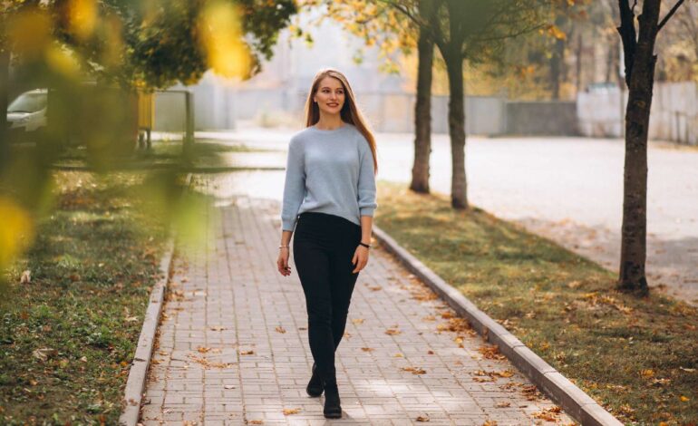 Czym jest fart walk, trend fitnessowy wspomagający trawienie po posiłku?