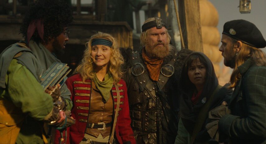 Roger Jean Nsengiyumva, Lisa Kudrow, Rune Temte, Charlyne Yi i Tadhg Murphy w Time Bandits (zdjęcie: Apple TV+) 