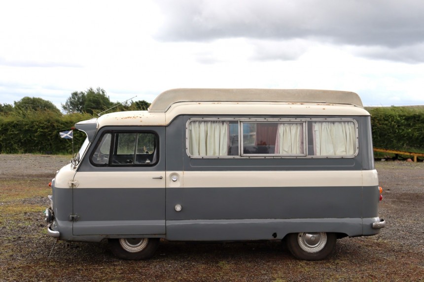 1962 Standard Atlas Pop\-Top campervan to rzadki przedmiot kolekcjonerski szukający nowego właściciela