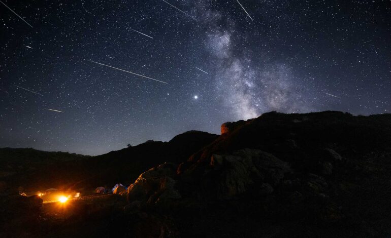 W tym tygodniu na naszym niebie znów pojawi się imponujący rój meteorów Perseidy