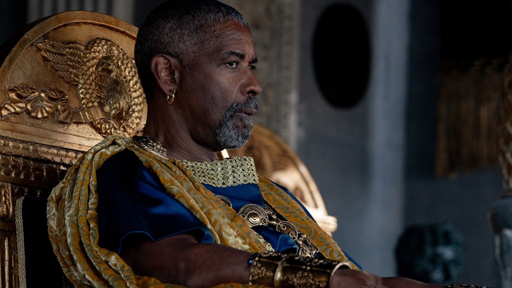 Denzel Washington gra rolę Makrynusa w filmie Gladiator II produkcji Paramount Pictures.