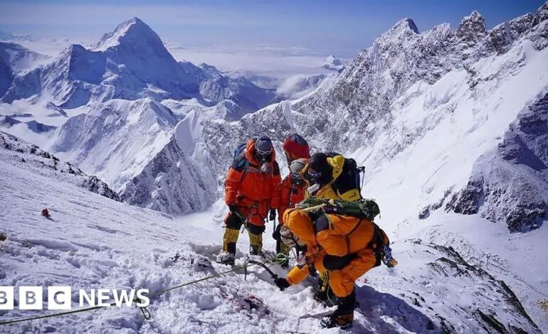 Everest: Ciała poległych wspinaczy w końcu odnalezione w „strefie śmierci”