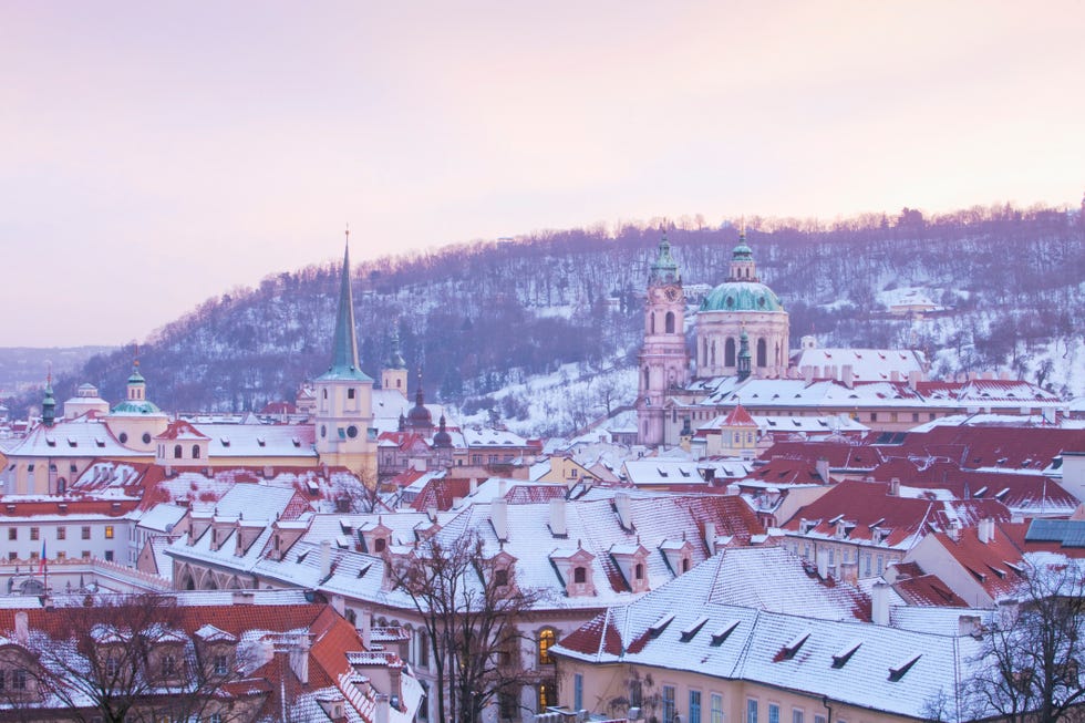 Zima, Miasto, Sąsiedztwo, Zamrażanie, Dach, Miasto, Obszar mieszkalny, Śnieg, Iglica, Pasmo górskie, 