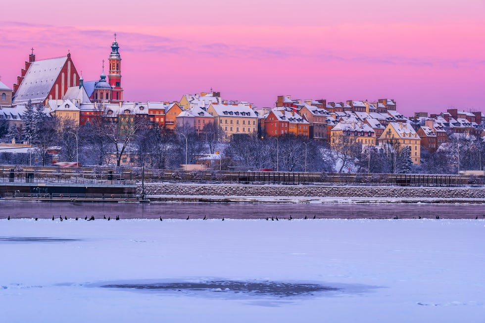 miasto ze śniegiem