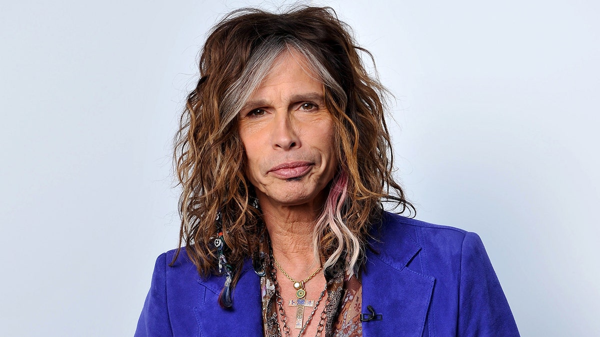 Steven Tyler prowadzi program w stacji FOX