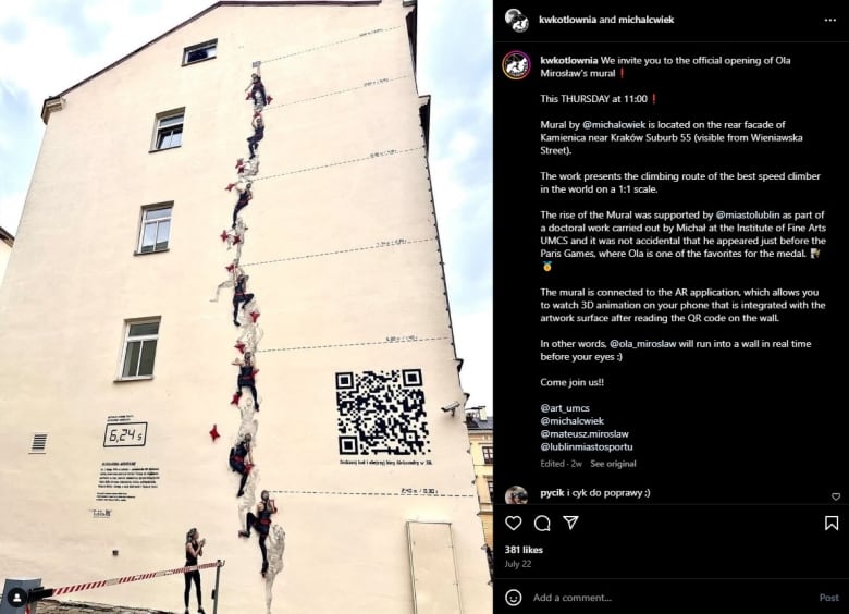 Na ścianie budynku znajduje się mural przedstawiający wspinacza skałkowego. W mediach społecznościowych można zobaczyć m.in. wpis na ścianie budynku.