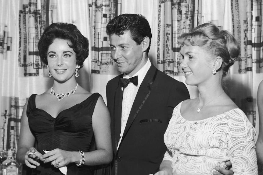 Elizabeth Taylor z Eddiem Fisherem i jego ówczesną żoną Debbie Reynolds w 1958 roku.