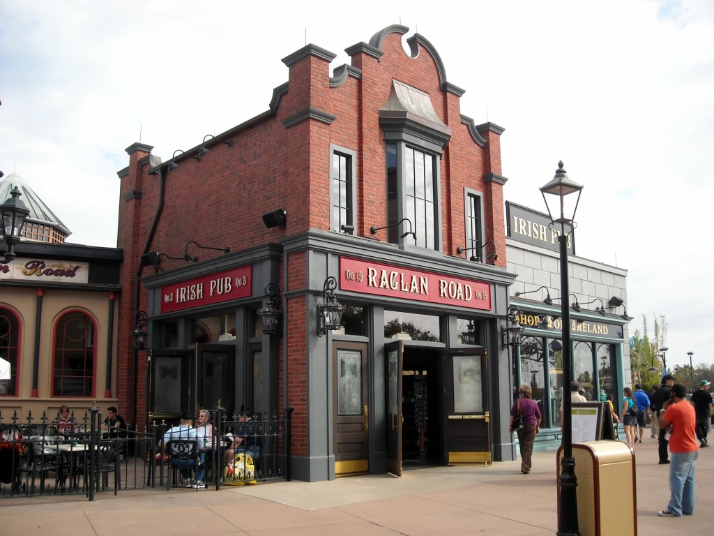 Jej mąż, Jeffrey Piccolo, oskarżył Disneya i pracowników Raglan Road Irish Pub and Restaurant o zaniedbanie, ponieważ Tangsuan wielokrotnie ostrzegała ich o swoich poważnych alergiach na orzechy i nabiał.